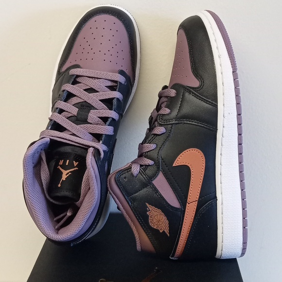 Air Jordan 1 mid se